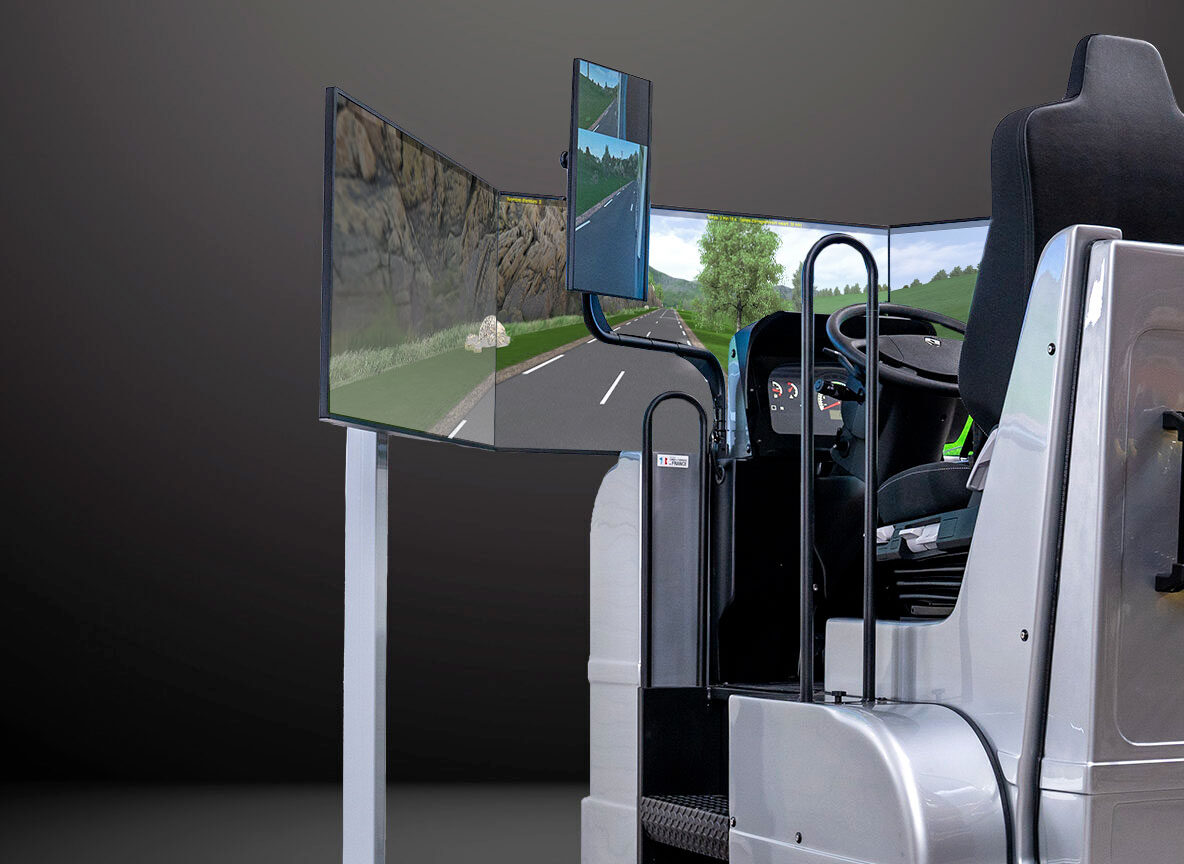 Simulateur de conduite poids lourds gamme PMR